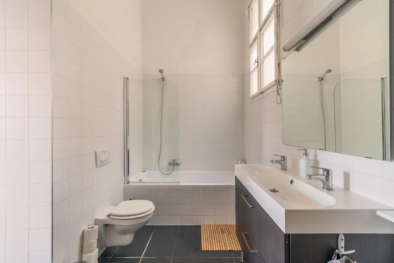 布达佩斯Sunny, Airy, Artsy & Authentic Loft With Balcony公寓 布达佩斯